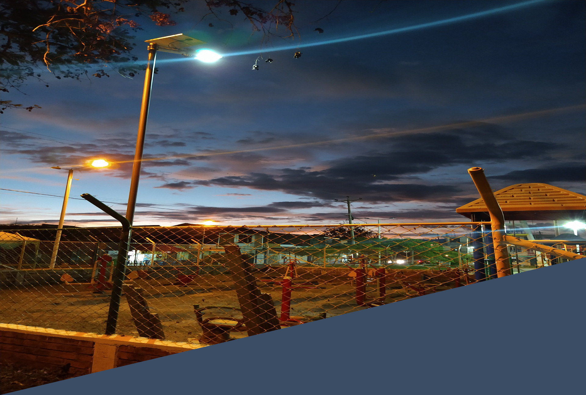 Medeled Iluminación – Paneles solares – Lamparas solares – Postes